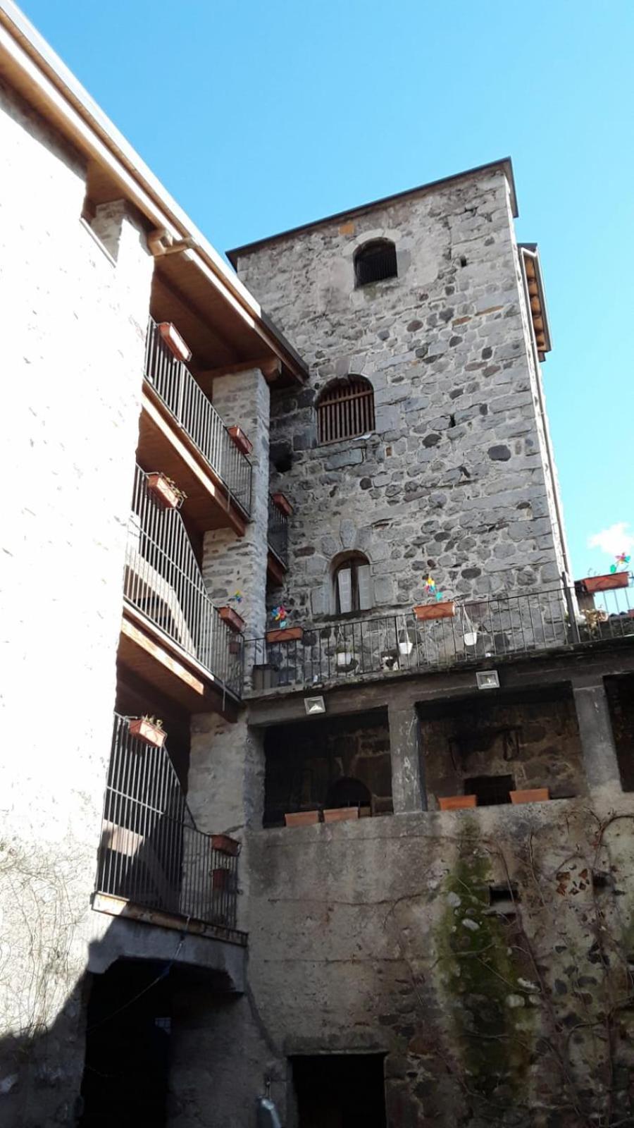 La Torre A Colori Bed and Breakfast Esine Exteriör bild