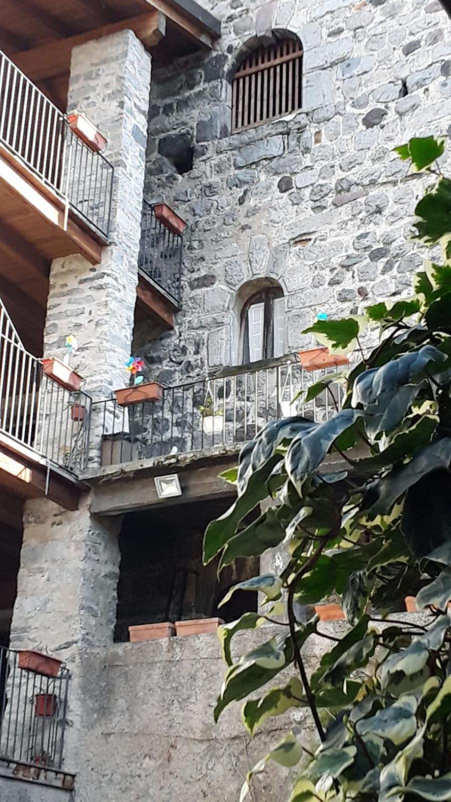 La Torre A Colori Bed and Breakfast Esine Exteriör bild